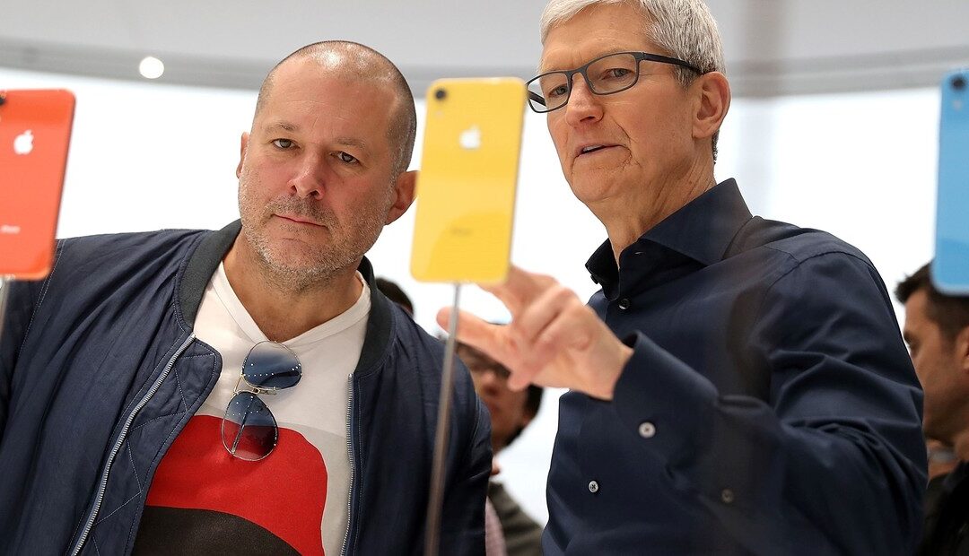 ChatGPT compró la empresa de un diseñador de Apple para desarrollar dispositivos con IA